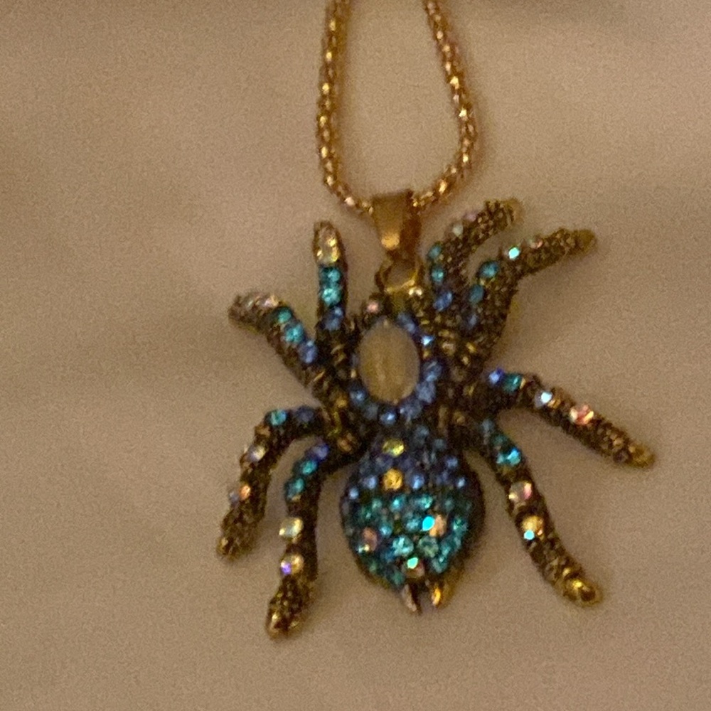 Betsey Johnson Blue Rhinestone Spider Necklace 18” Goldtone Chain - Picture 5 of 6